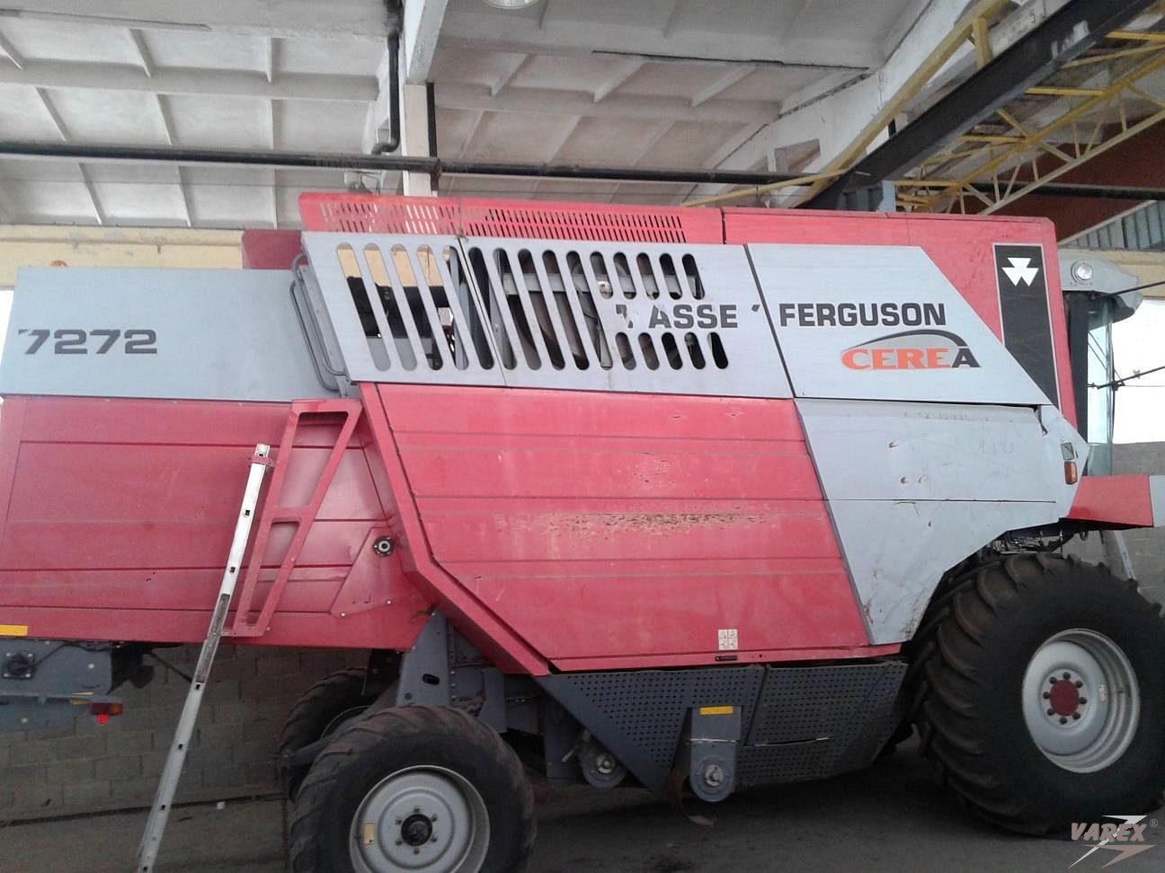 УПОТРЕБЯВАН КОМБАЙН MASSEY FERGUSON MF7272 - Image 2